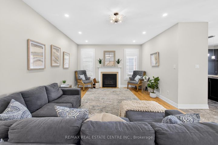 Photo 7 at 15 Provost Trail, Bram West, Brampton