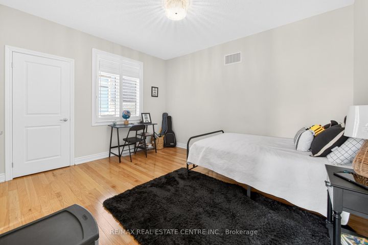 Photo 32 at 15 Provost Trail, Bram West, Brampton