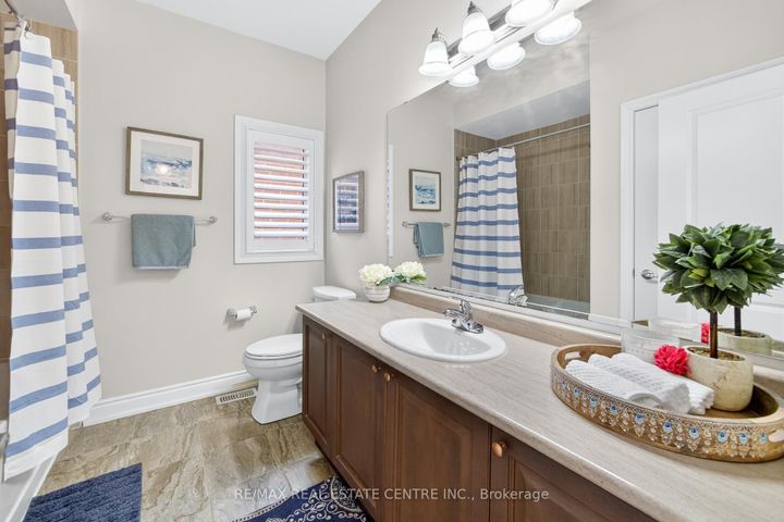 Photo 35 at 15 Provost Trail, Bram West, Brampton