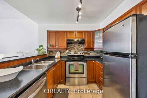 Photo 5 at 413 - 4200 Bathurst Street, Clanton Park, Toronto