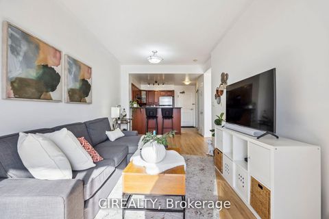 Photo 8 at 413 - 4200 Bathurst Street, Clanton Park, Toronto