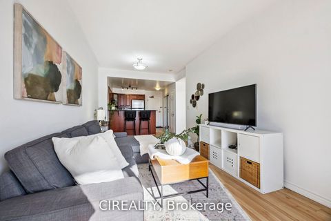 Photo 9 at 413 - 4200 Bathurst Street, Clanton Park, Toronto