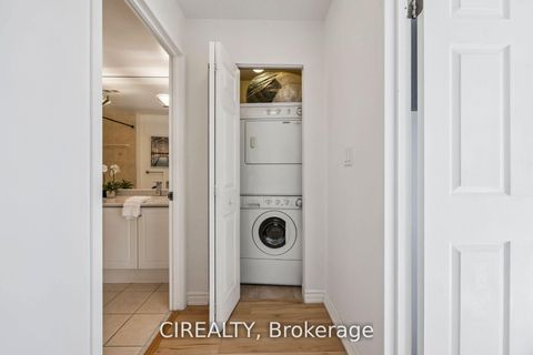 Photo 14 at 413 - 4200 Bathurst Street, Clanton Park, Toronto