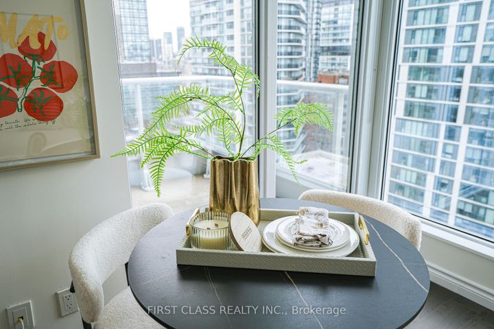 Photo 3 at 2010 - 68 Shuter Street, Yonge Corridor, Toronto