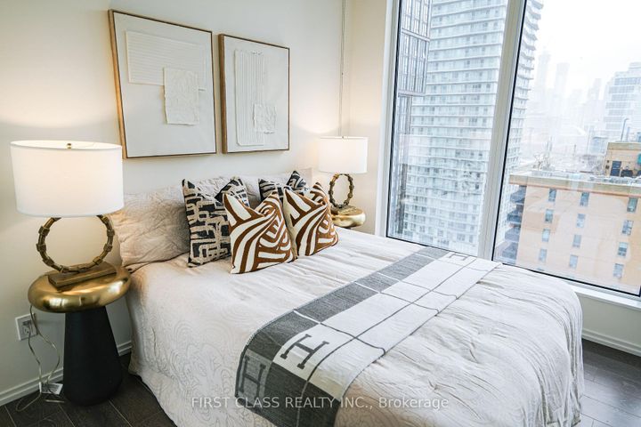 Photo 11 at 2010 - 68 Shuter Street, Yonge Corridor, Toronto