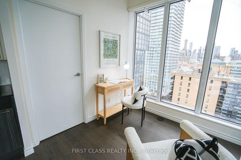 Photo 4 at 2010 - 68 Shuter Street, Yonge Corridor, Toronto