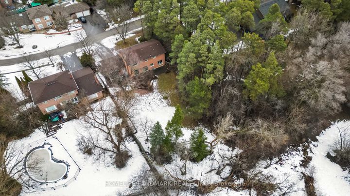 Photo 5 at 36 Cynthia Crescent, Oak Ridges, Richmond Hill