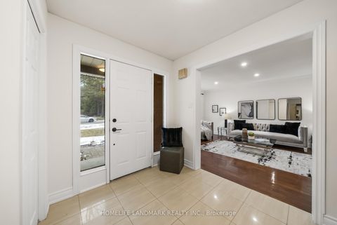 Photo 11 at 36 Cynthia Crescent, Oak Ridges, Richmond Hill