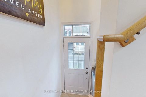 Photo 4 at 3 - 10 Porter Avenue W, West Woodbridge, Vaughan
