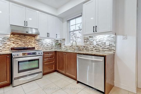 Photo 11 at 3 - 10 Porter Avenue W, West Woodbridge, Vaughan