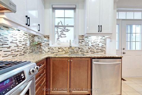 Photo 12 at 3 - 10 Porter Avenue W, West Woodbridge, Vaughan