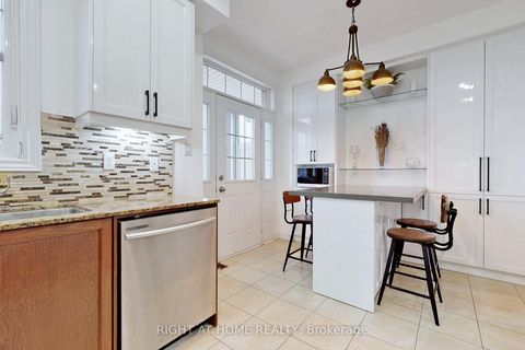 Photo 14 at 3 - 10 Porter Avenue W, West Woodbridge, Vaughan