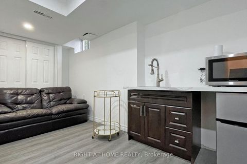 Photo 35 at 3 - 10 Porter Avenue W, West Woodbridge, Vaughan