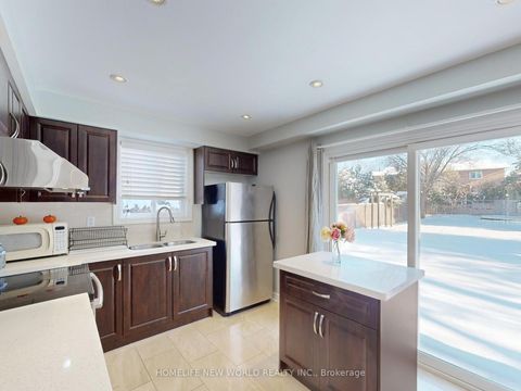 Photo 10 at 257 Cherokee Boulevard, Pleasant View, Toronto