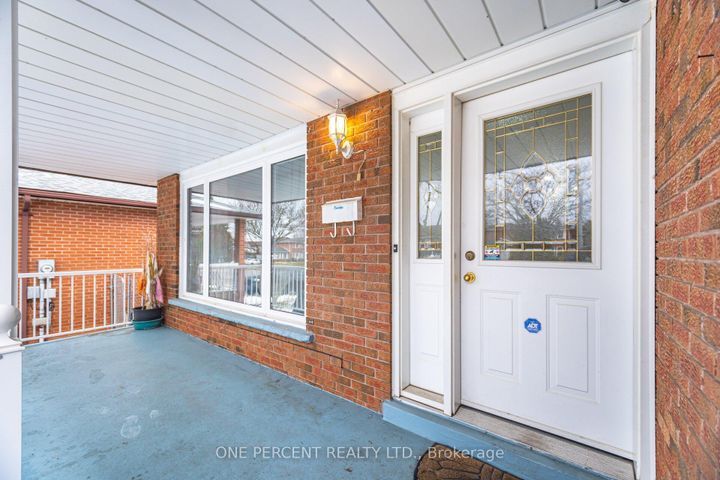 Photo 4 at 4 Manorcrest Street, Central Park, Brampton