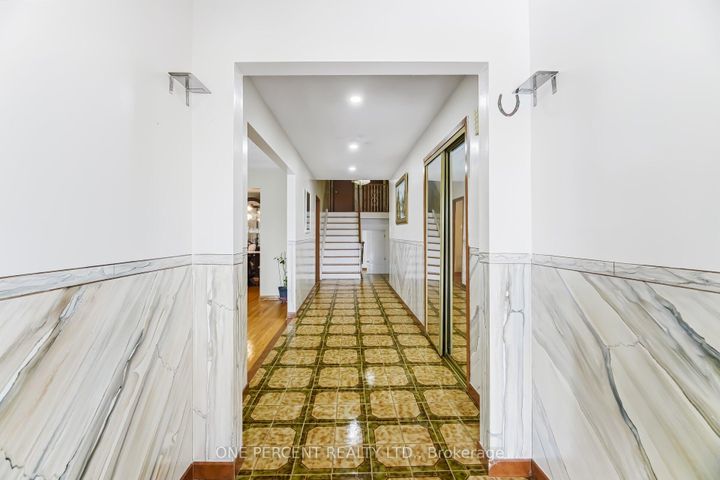 Photo 5 at 4 Manorcrest Street, Central Park, Brampton