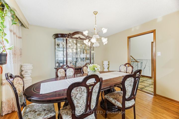 Photo 9 at 4 Manorcrest Street, Central Park, Brampton