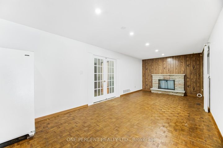 Photo 15 at 4 Manorcrest Street, Central Park, Brampton