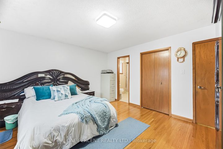 Photo 24 at 4 Manorcrest Street, Central Park, Brampton