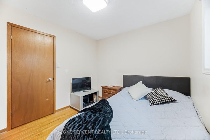 Photo 28 at 4 Manorcrest Street, Central Park, Brampton