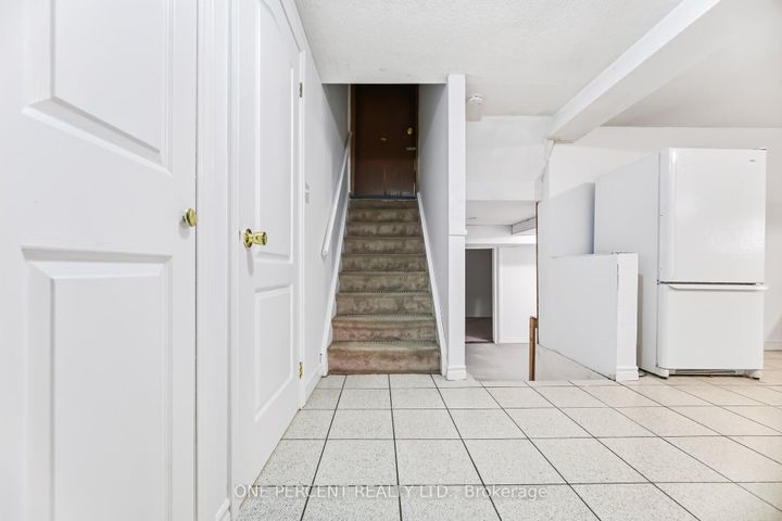 Photo 30 at 4 Manorcrest Street, Central Park, Brampton