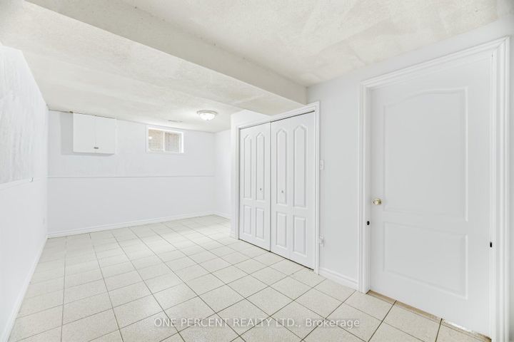 Photo 34 at 4 Manorcrest Street, Central Park, Brampton