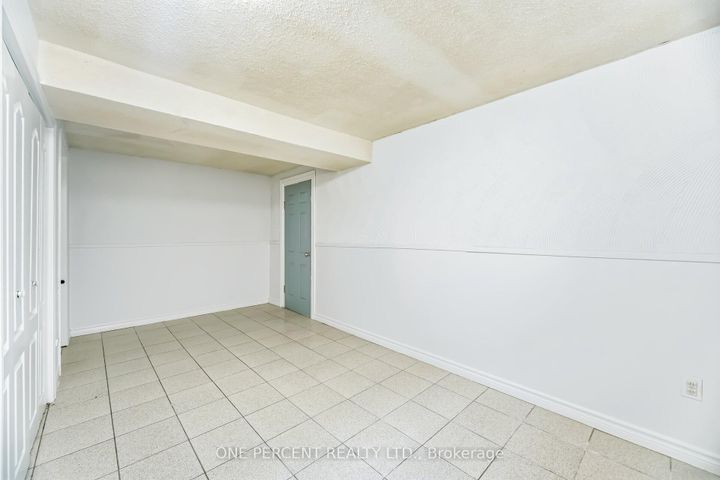 Photo 35 at 4 Manorcrest Street, Central Park, Brampton