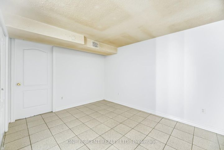 Photo 36 at 4 Manorcrest Street, Central Park, Brampton