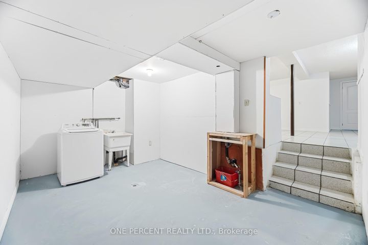 Photo 39 at 4 Manorcrest Street, Central Park, Brampton