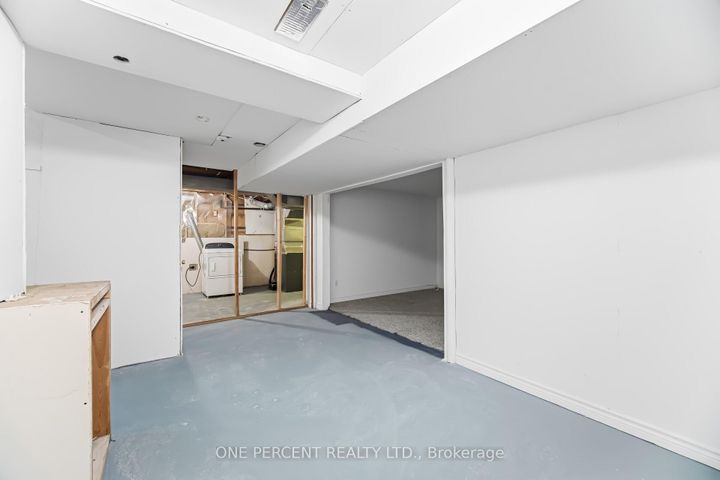 Photo 40 at 4 Manorcrest Street, Central Park, Brampton