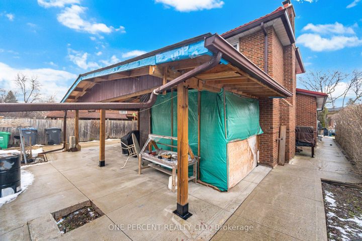 Photo 48 at 4 Manorcrest Street, Central Park, Brampton