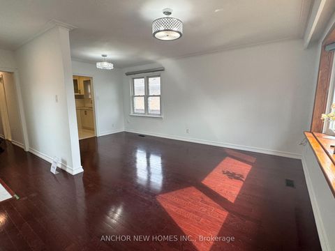 Photo 2 at 28 Eringate Drive, West Deane, Toronto