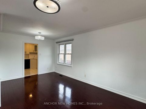 Photo 3 at 28 Eringate Drive, West Deane, Toronto