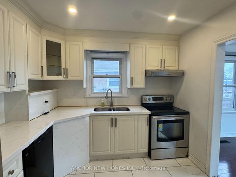 Photo 8 at 28 Eringate Drive, West Deane, Toronto