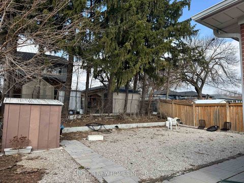 Photo 31 at 28 Eringate Drive, West Deane, Toronto