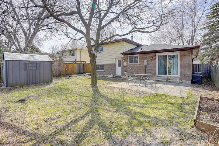 Photo 5 at 11 Tullamore Road, Brampton East, Brampton