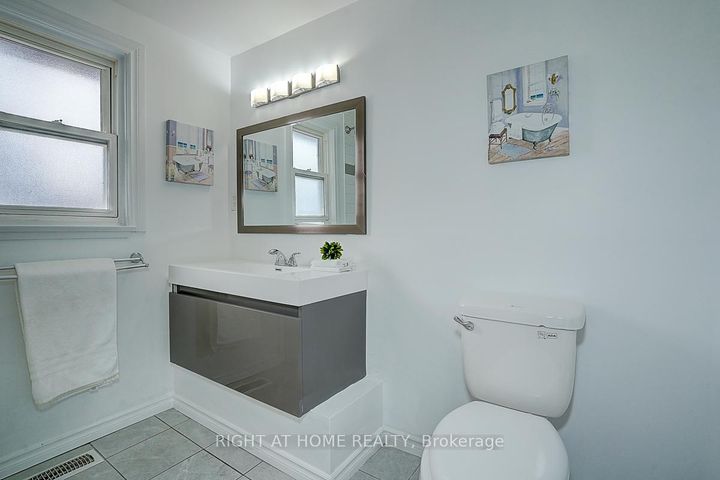 Photo 33 at 11 Tullamore Road, Brampton East, Brampton