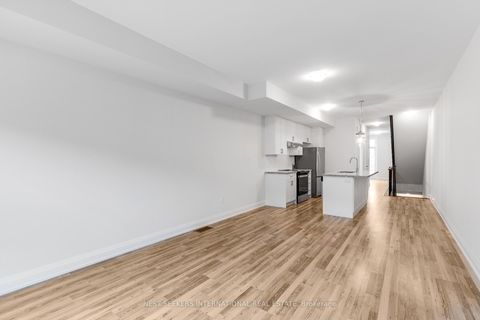 Photo 9 at 85 - 1760A Lawrence Avenue W, Rustic, Toronto