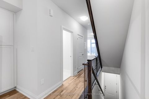 Photo 14 at 85 - 1760A Lawrence Avenue W, Rustic, Toronto