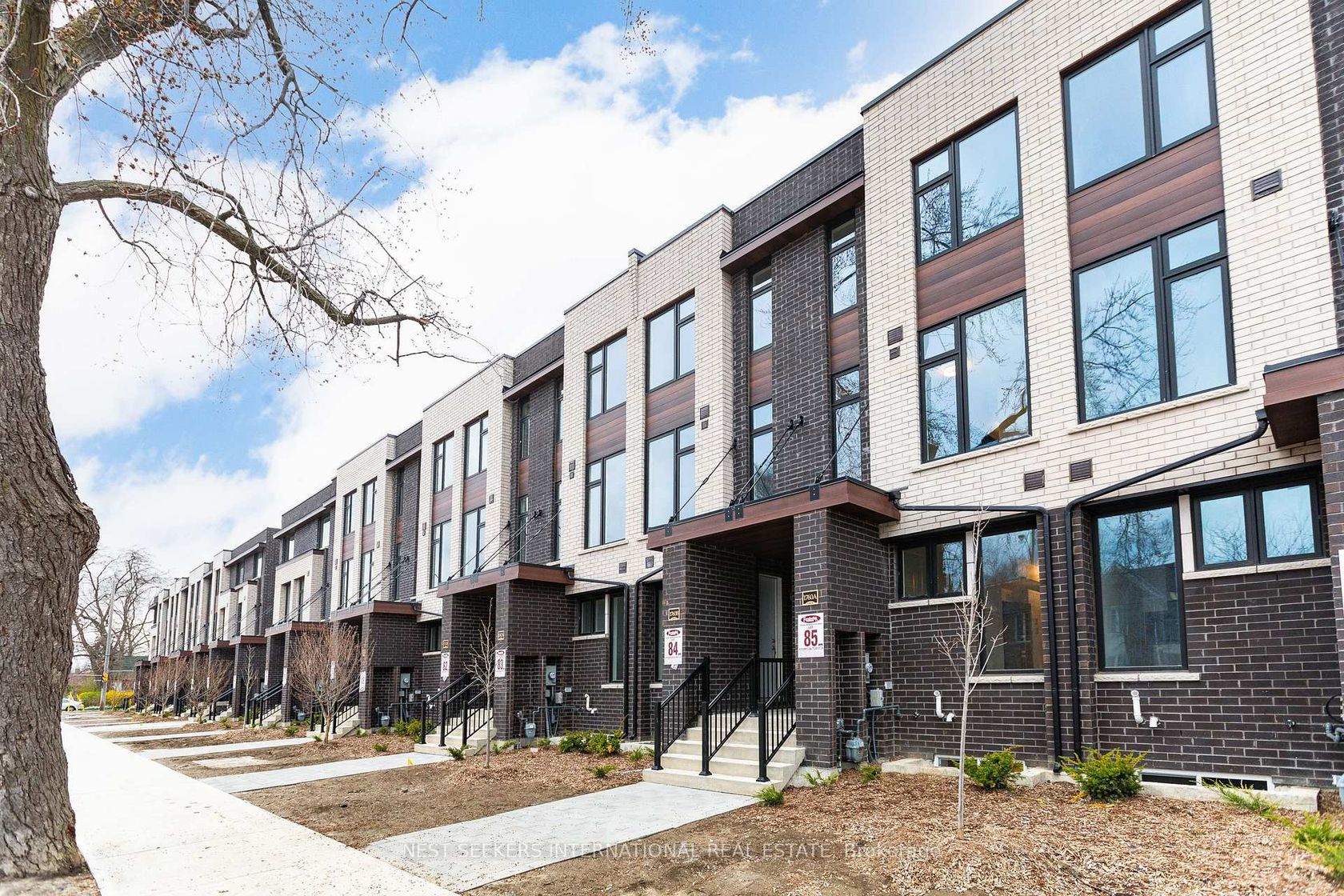 85 - 1760A Lawrence Avenue W, Rustic, Toronto 