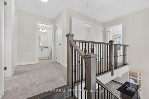 Photo 11 at 28 Bluebird Lane, Painswick South, Barrie