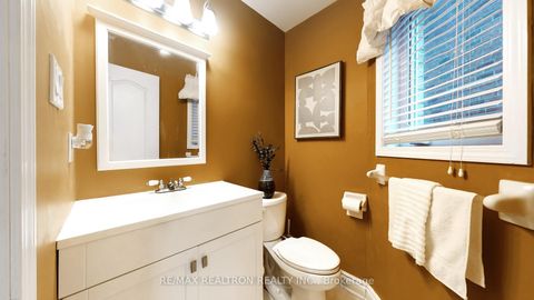 Photo 15 at 24 Glendennan Avenue, Cornell, Markham