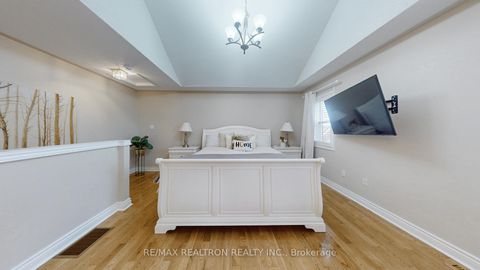 Photo 31 at 24 Glendennan Avenue, Cornell, Markham