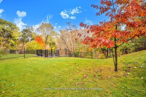 Photo 1 at 21 Disan Court, Beaumonde Heights, Toronto