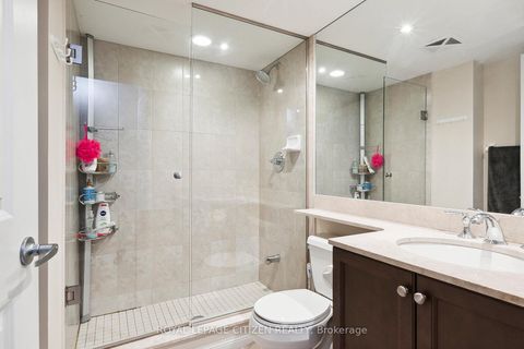 Photo 35 at 121 - 900 Mount Pleasant Road, Mount Pleasant West, Toronto