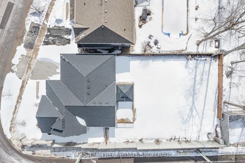 Photo 46 at 2 Thrushwood Drive, 400 West, Barrie