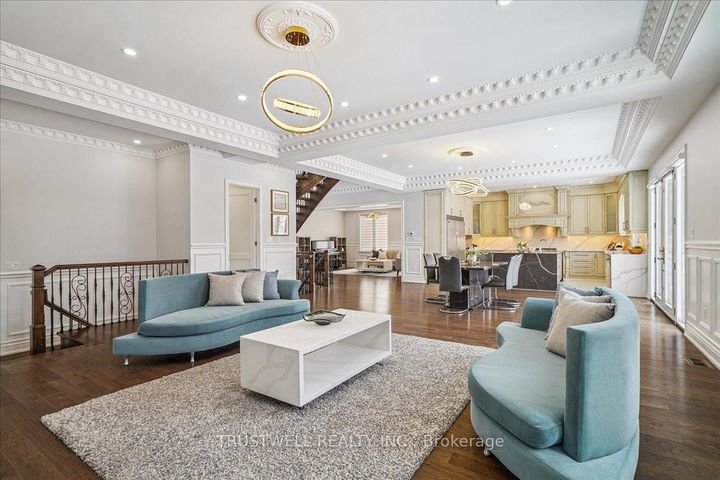 Photo 8 at 98 Castle Hill Drive, L'Amoreaux, Toronto