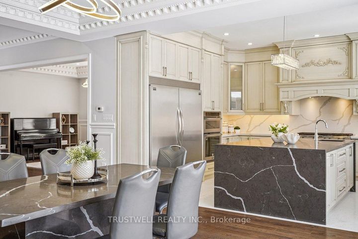Photo 11 at 98 Castle Hill Drive, L'Amoreaux, Toronto