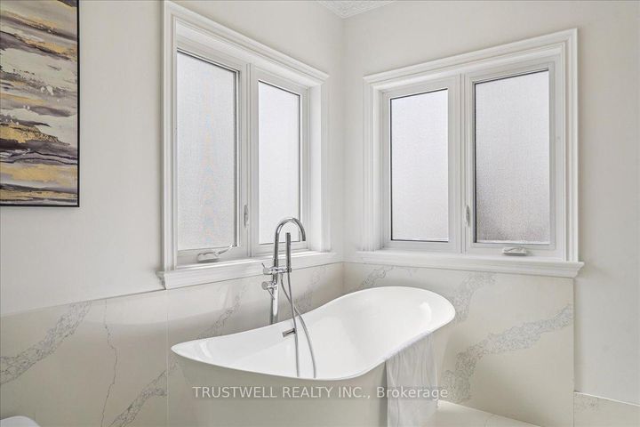 Photo 23 at 98 Castle Hill Drive, L'Amoreaux, Toronto