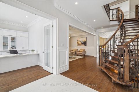 Photo 3 at 98 Castle Hill Drive, L'Amoreaux, Toronto